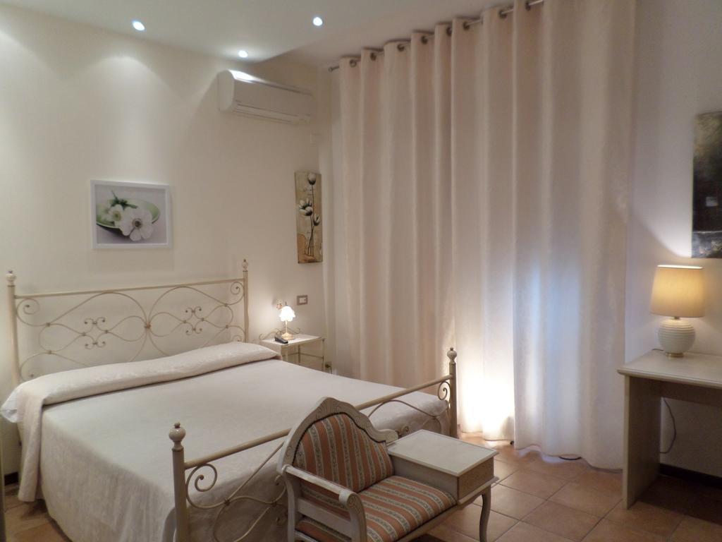 Bed And Breakfast " Il Tesoro Di Mario " Falconara Marittima Eksteriør billede