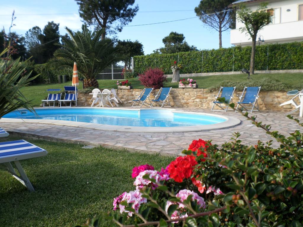Bed And Breakfast " Il Tesoro Di Mario " Falconara Marittima Eksteriør billede