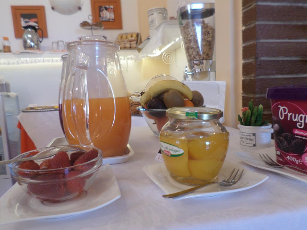 Bed And Breakfast " Il Tesoro Di Mario " Falconara Marittima Eksteriør billede